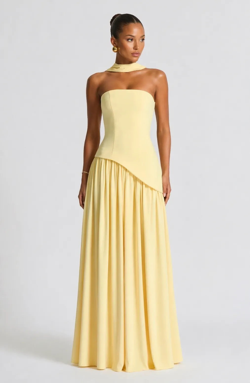 Talentueuse – La Robe Romantique Sculpturale
