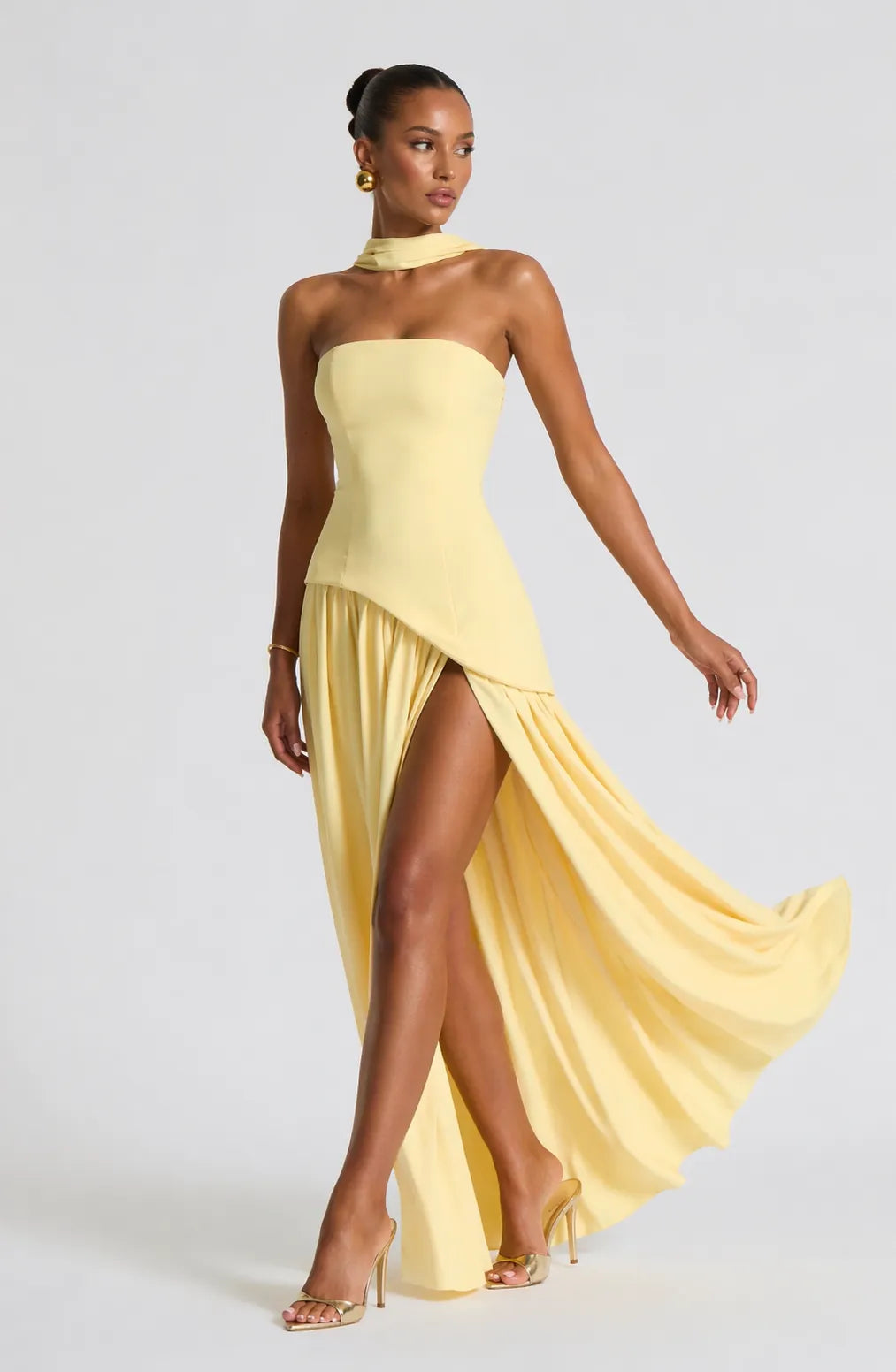 Talentueuse – La Robe Romantique Sculpturale